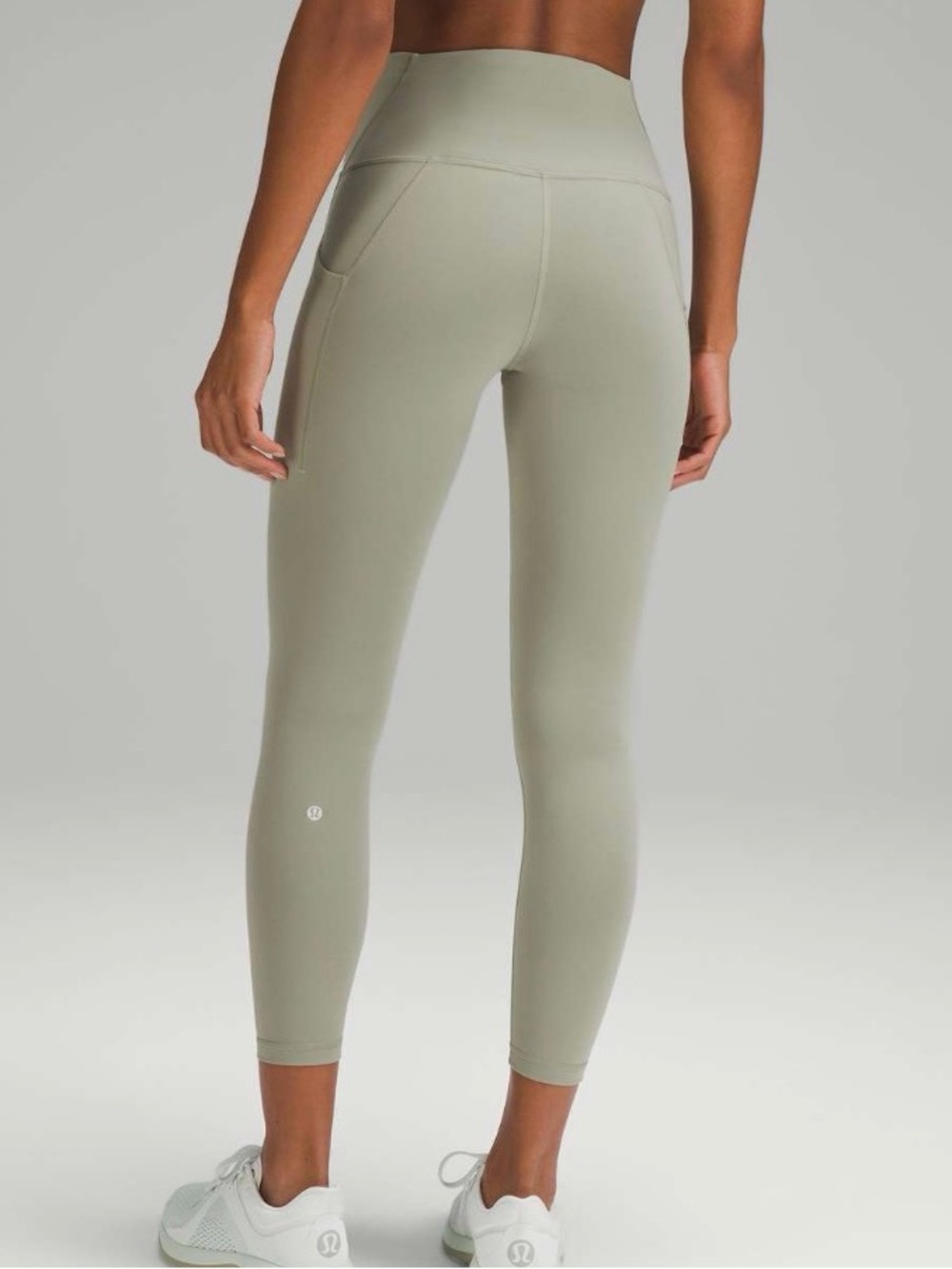 Lululemon Wunder Train High-Rise Tight with Pockets 25"
Laurel Green
Size 14